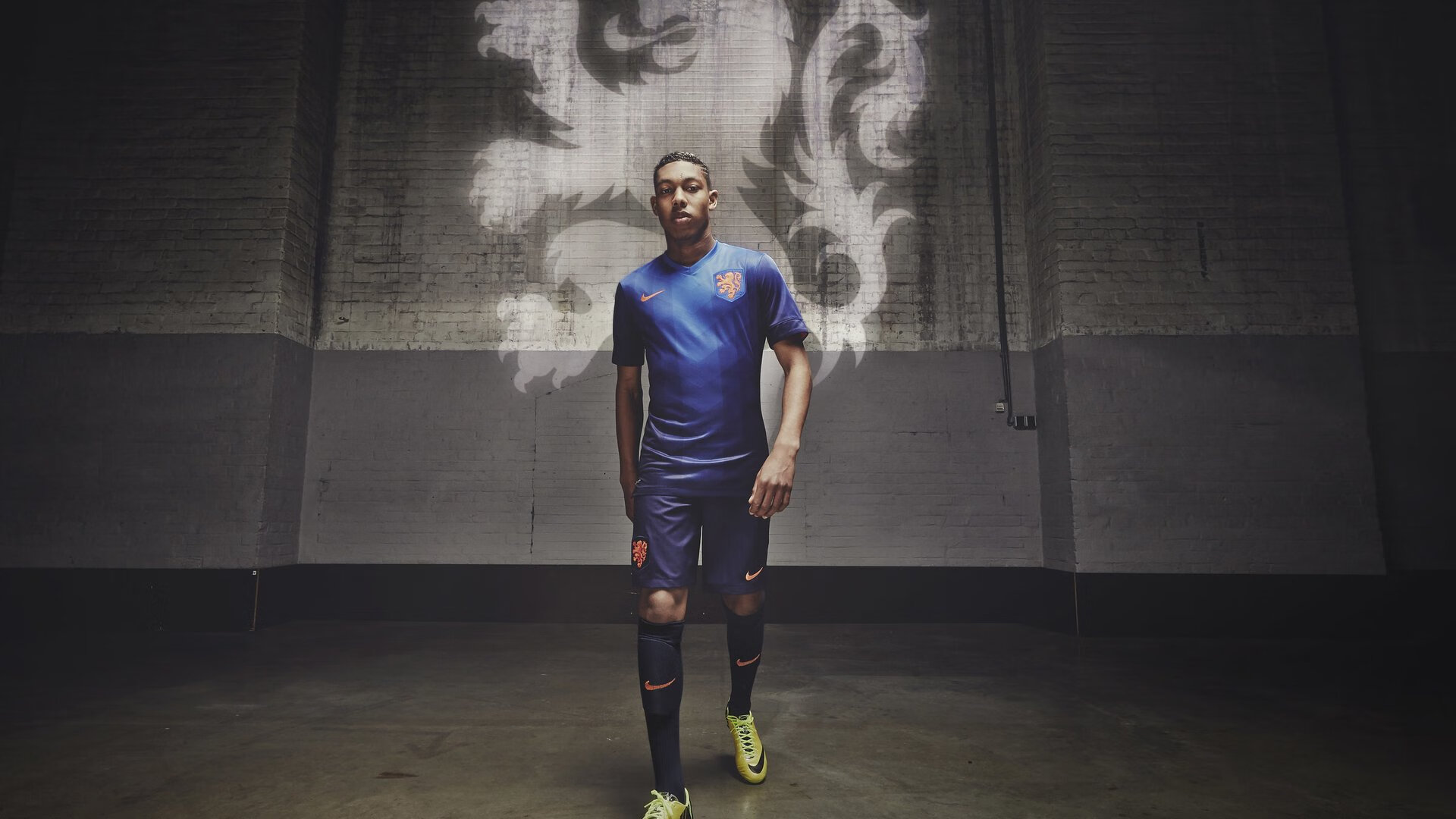 爱游戏在线娱乐官网-霍特·巴雷特：凭借精准的远射和完美的传球，成为全黑队不可替代的球员